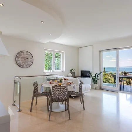 Krizia Luxury Apartment