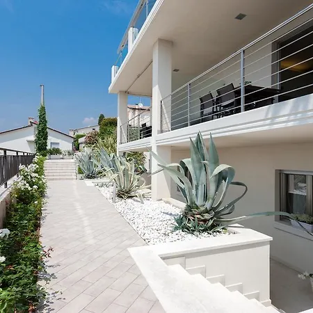 Krizia Luxury Apartment Bardolino